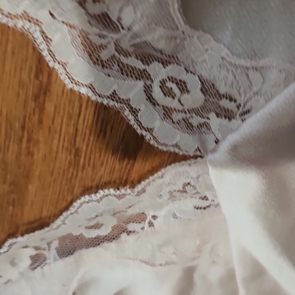 Full slip - Picture 2 of 2